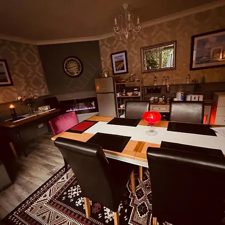 Pinebrook Bnb - 1f Budget With Shared Bath - 2 Types Киллибегс