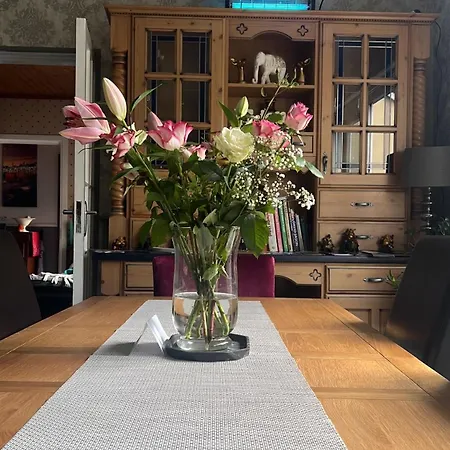 Pinebrook Bnb - 1f Budget With Shared Bath - 2 Types