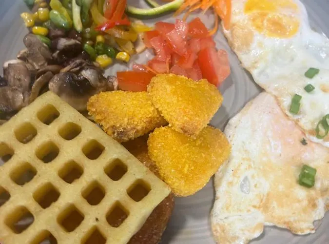 Pinebrook Bnb - 1f Budget With Shared Bath - 2 Types Отель типа 