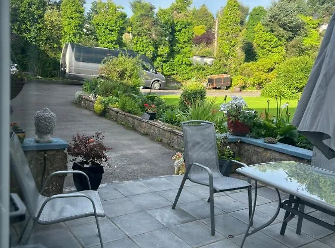 Pinebrook Bnb - 1f Budget With Shared Bath - 2 Types