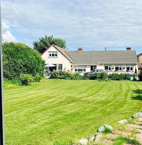 Pinebrook Bnb - 1f Budget With Shared Bath - 2 Types Отель типа 