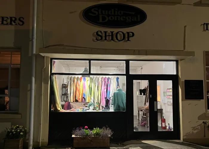 Pinebrook Bnb - 1f Budget With Shared Bath - 2 Types Киллибегс