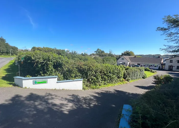 Pinebrook Bnb - 1f Budget With Shared Bath - 2 Types